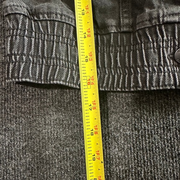 Hollister Women's Cropped Black Denim Jacket Size Small Stretch Waist - Picture 5 of 7